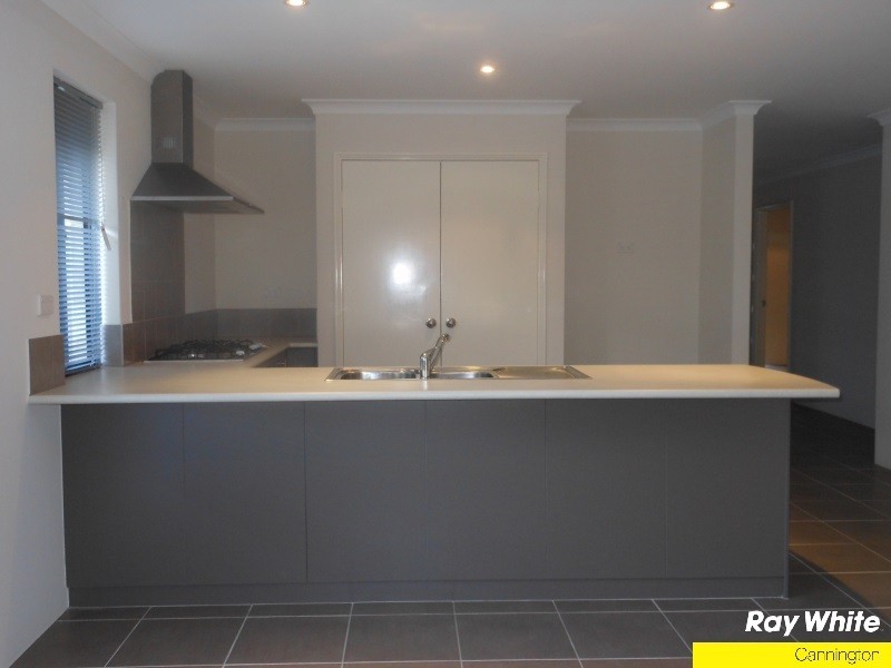 13 Walton Street, Queens Park WA 6107