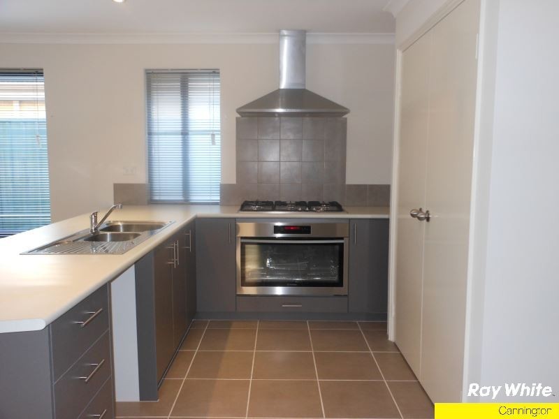 13 Walton Street, Queens Park WA 6107