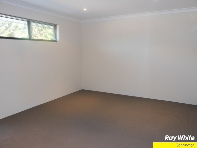 13 Walton Street, Queens Park WA 6107