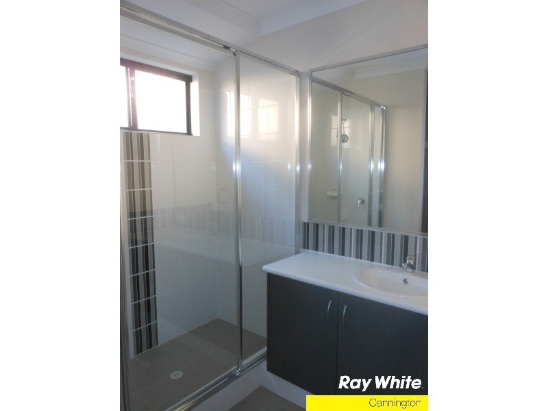 13 Walton Street, Queens Park WA 6107