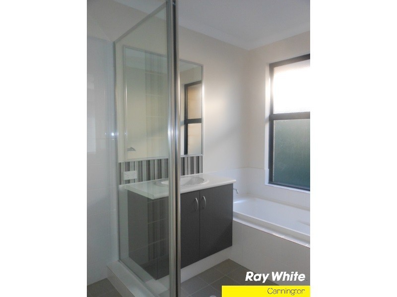 13 Walton Street, Queens Park WA 6107