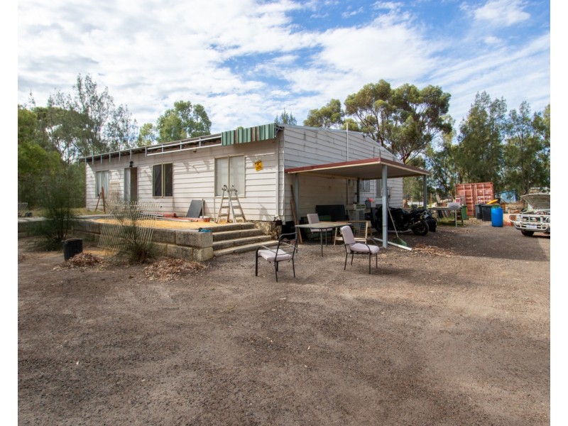 396 Bickley Rd, Kenwick WA 6107