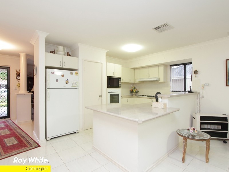 6/11 Highbury Crescent, Beckenham WA 6107