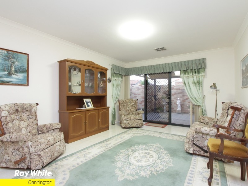 6/11 Highbury Crescent, Beckenham WA 6107