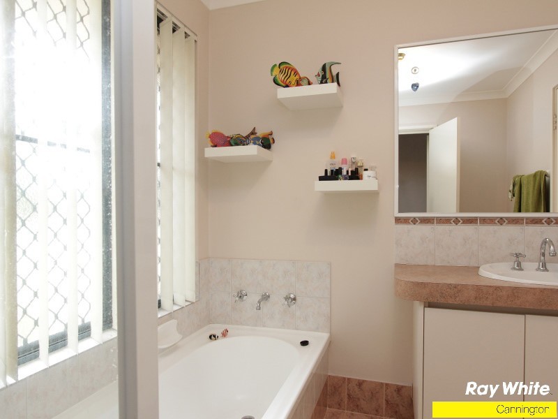 13/5-9 Herndon Close, Cannington WA 6107