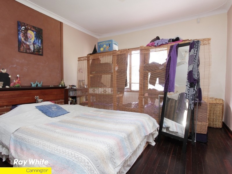 10 Saturn St, Beckenham WA 6107