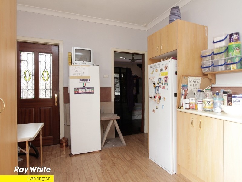 10 Saturn St, Beckenham WA 6107