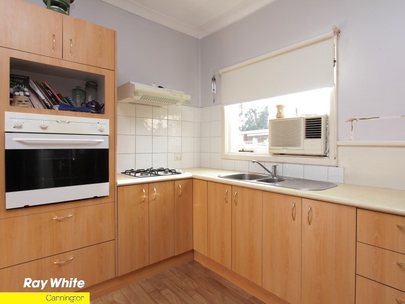 10 Saturn St, Beckenham WA 6107