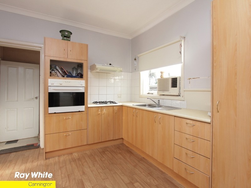 10 Saturn St, Beckenham WA 6107