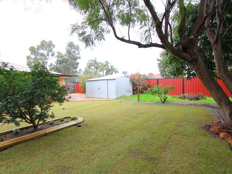 36 Rochester Ave, Beckenham WA 6107