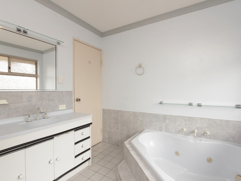 36 Rochester Ave, Beckenham WA 6107