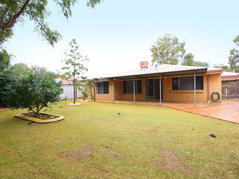 36 Rochester Ave, Beckenham WA 6107