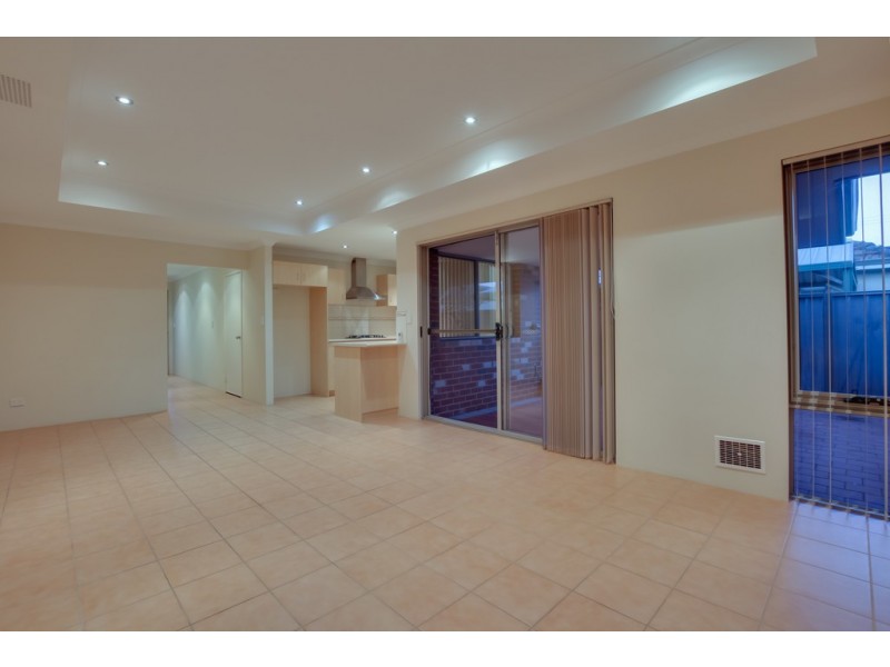 1/73 Station Street, Cannington WA 6107