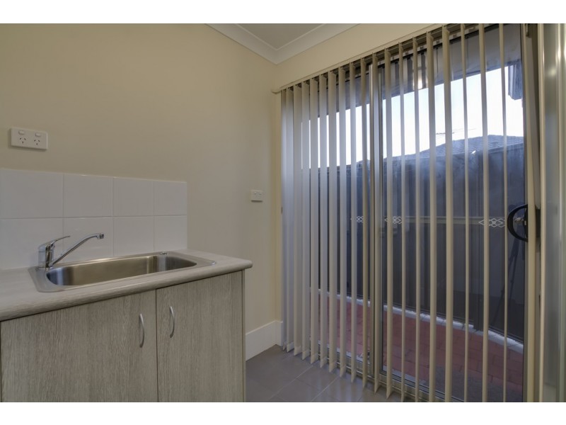 1/73 Station Street, Cannington WA 6107