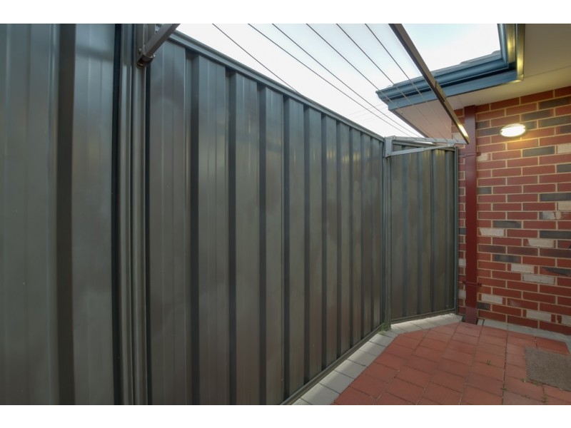 1/73 Station Street, Cannington WA 6107