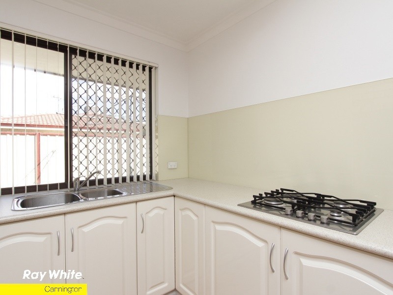 1/7 Sitka Place, Cannington WA 6107