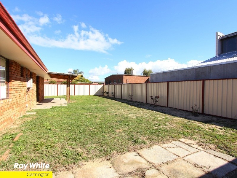 1/7 Sitka Place, Cannington WA 6107