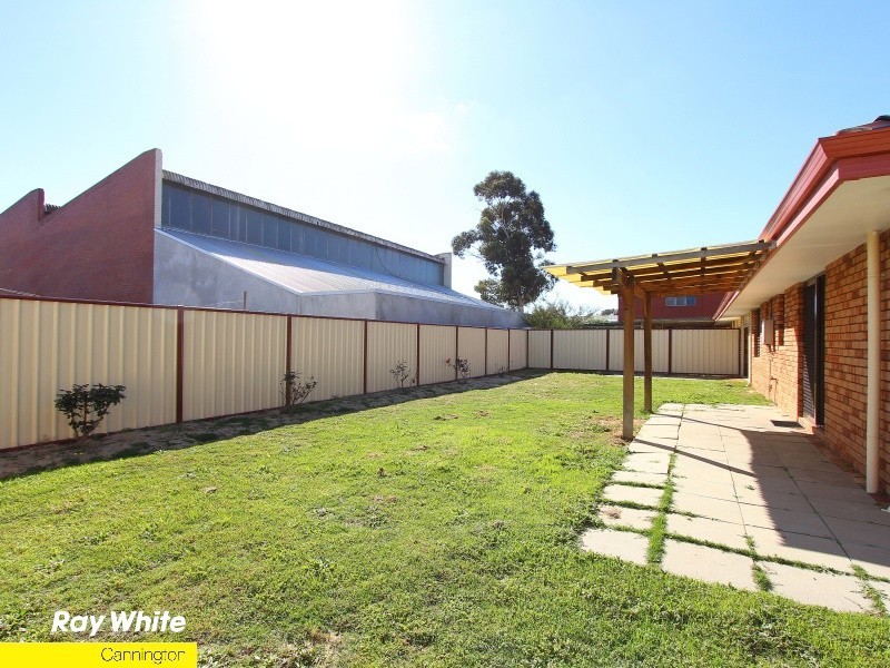 1/7 Sitka Place, Cannington WA 6107
