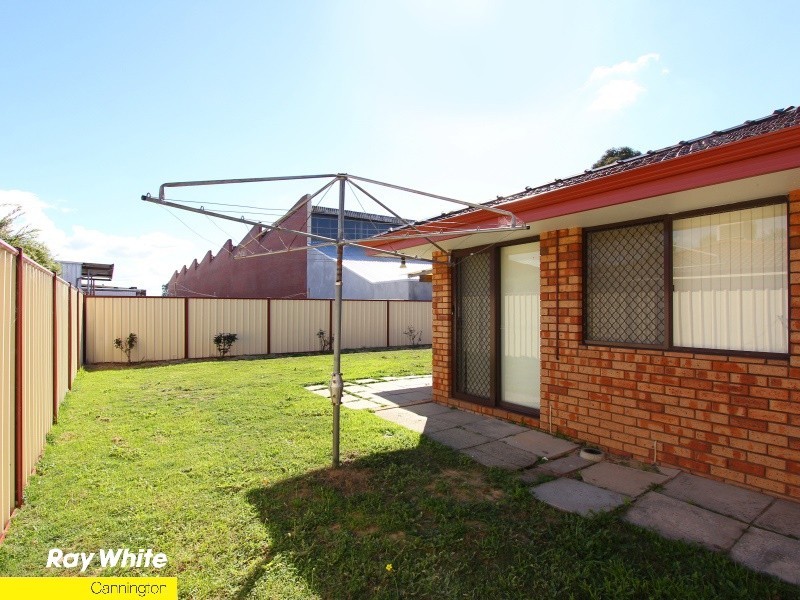 1/7 Sitka Place, Cannington WA 6107