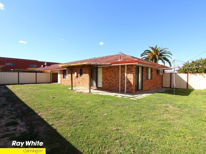 1/7 Sitka Place, Cannington WA 6107