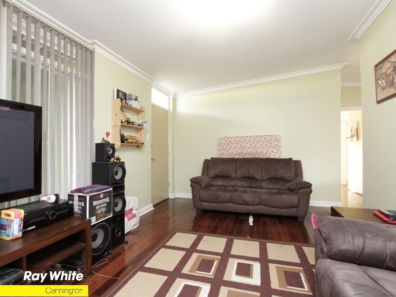 32 Saturn St, Beckenham WA 6107