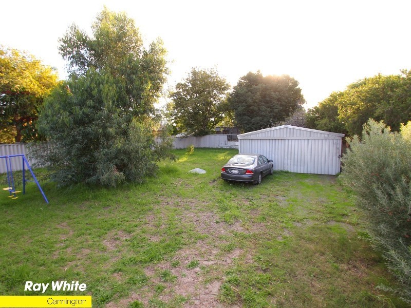 32 Saturn St, Beckenham WA 6107