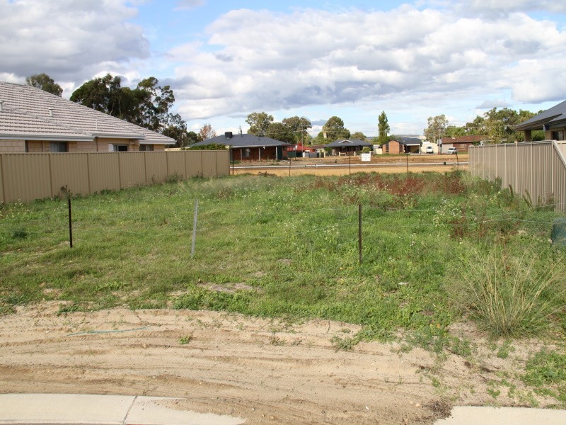 23 Tulip Way, East Cannington WA 6107