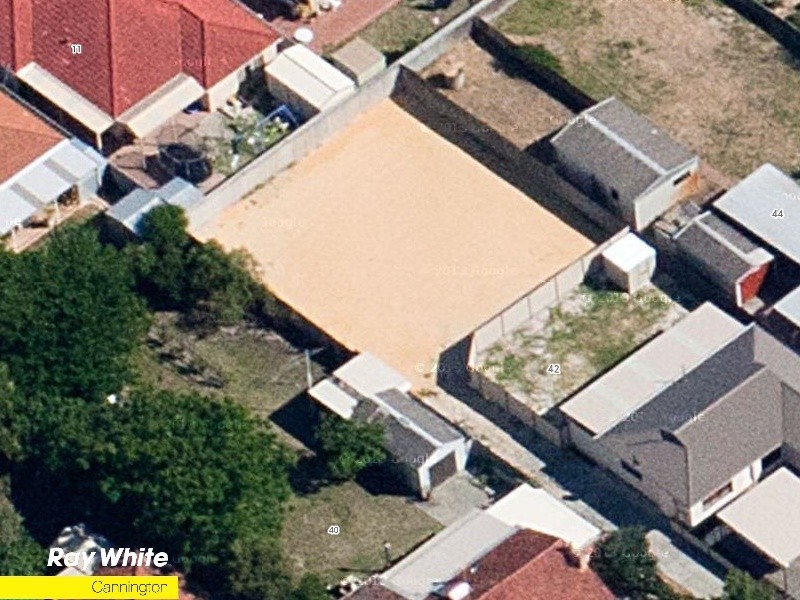 42b Thomas Street, Queens Park WA 6107