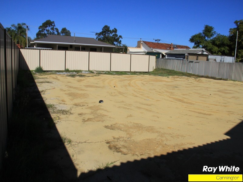 42b Thomas Street, Queens Park WA 6107