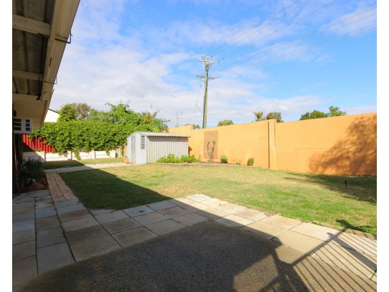 13 McBain Court, Langford WA 6147
