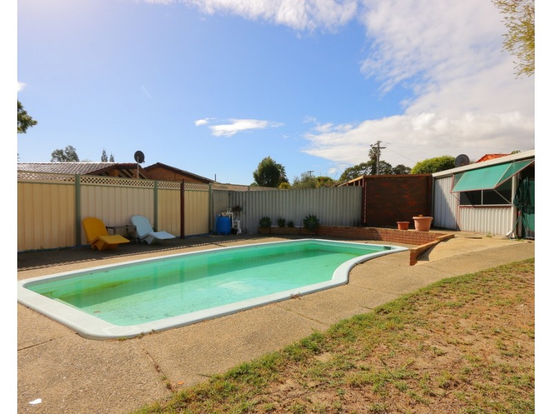 13 McBain Court, Langford WA 6147