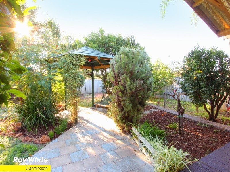 6 Bush Close, Beckenham WA 6107