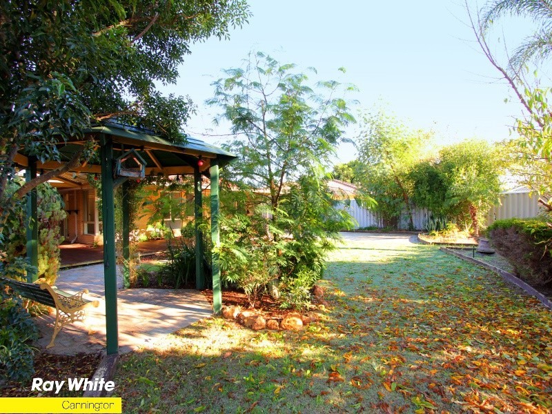 6 Bush Close, Beckenham WA 6107