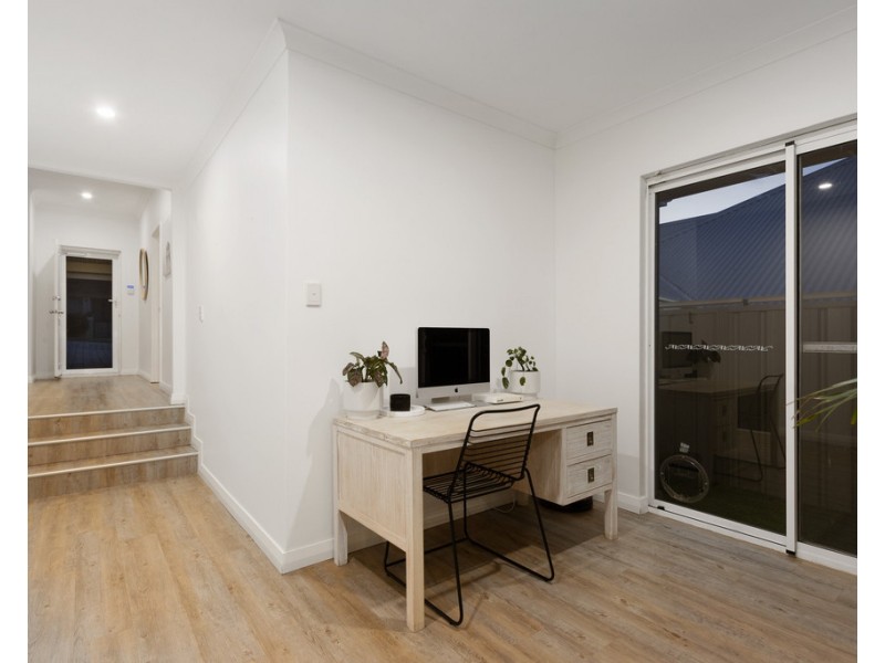 42b Ellam Street, St James WA 6102