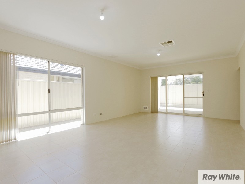 4/7 Leslie Street, Cannington WA 6107