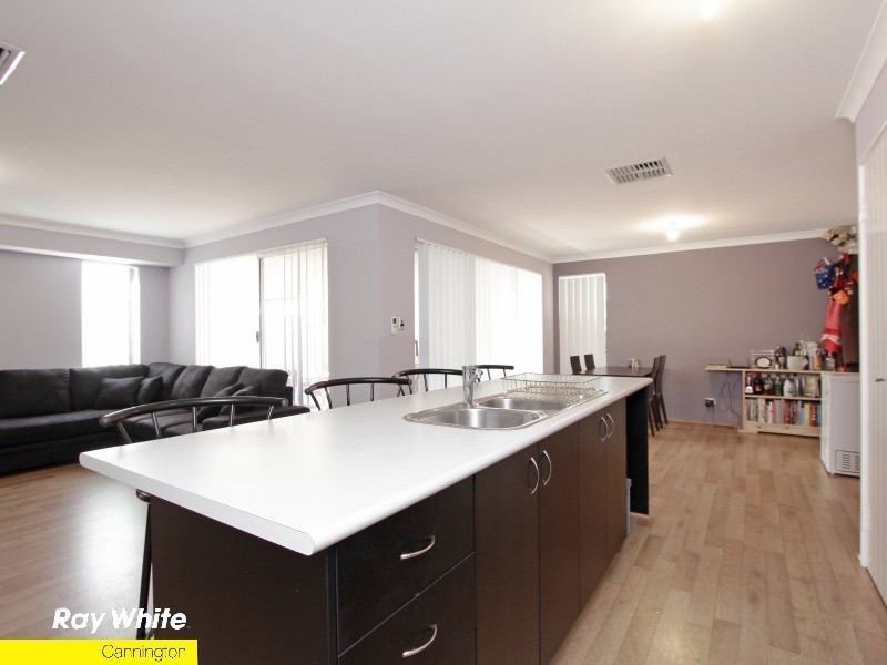 7 Gilman Court, Piara Waters WA 6112