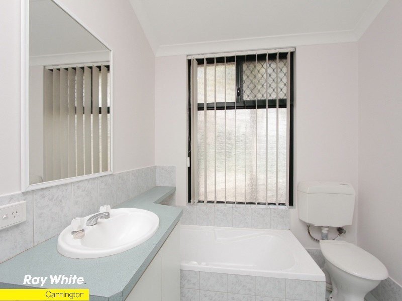 1/285 Wharf Street, Queens Park WA 6107