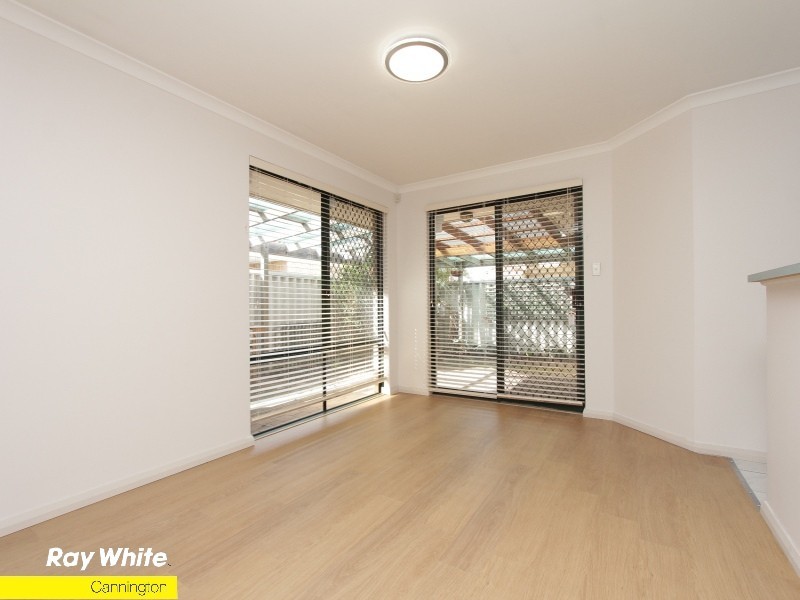 1/285 Wharf Street, Queens Park WA 6107