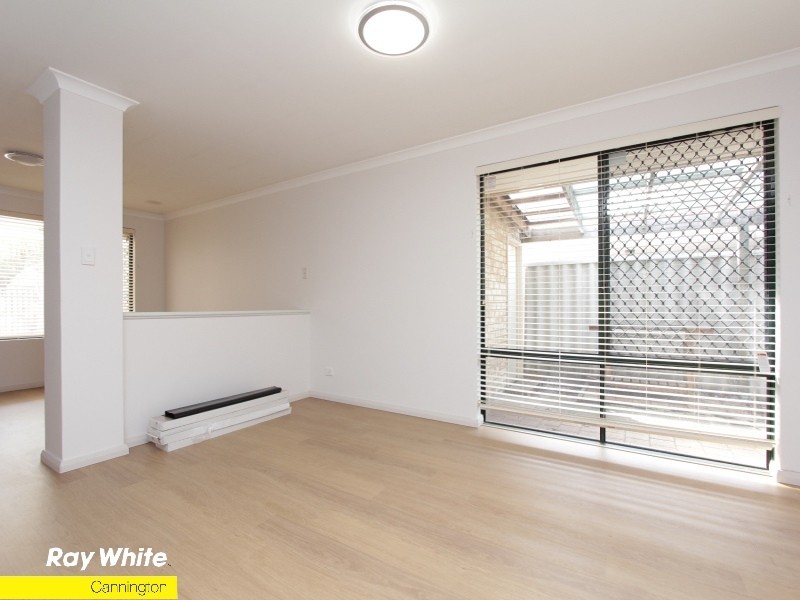 1/285 Wharf Street, Queens Park WA 6107