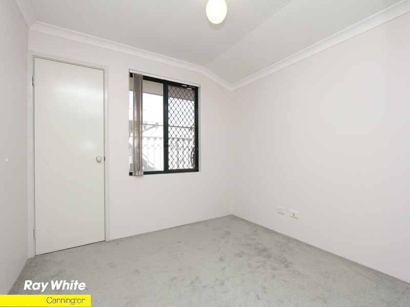 1/285 Wharf Street, Queens Park WA 6107