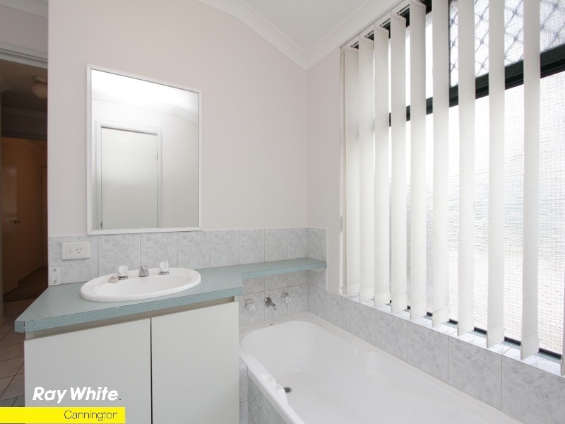 1/285 Wharf Street, Queens Park WA 6107