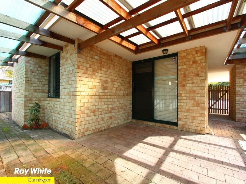 1/285 Wharf Street, Queens Park WA 6107