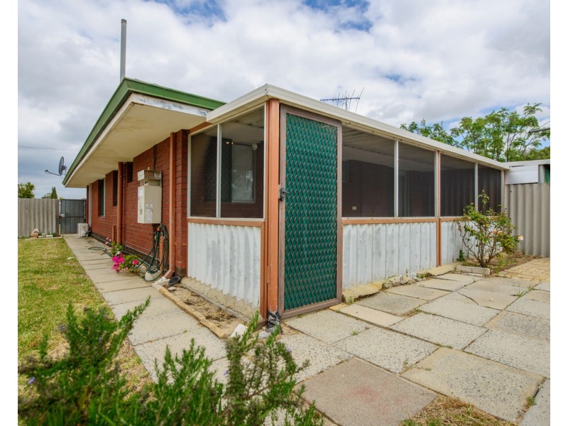 29B Temby Street, Beckenham WA 6107