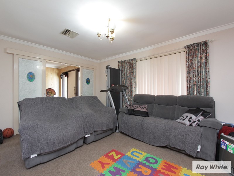 11 Eclipse Way, Beckenham WA 6107