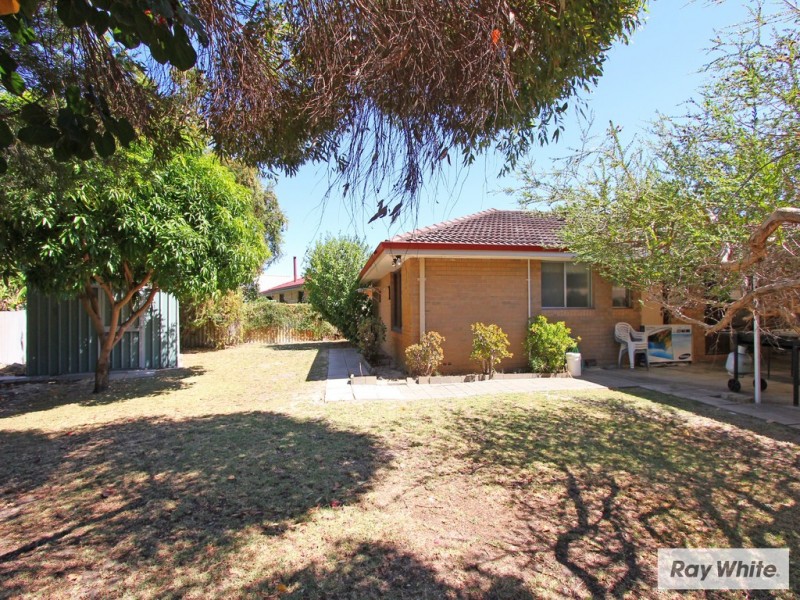 11 Eclipse Way, Beckenham WA 6107