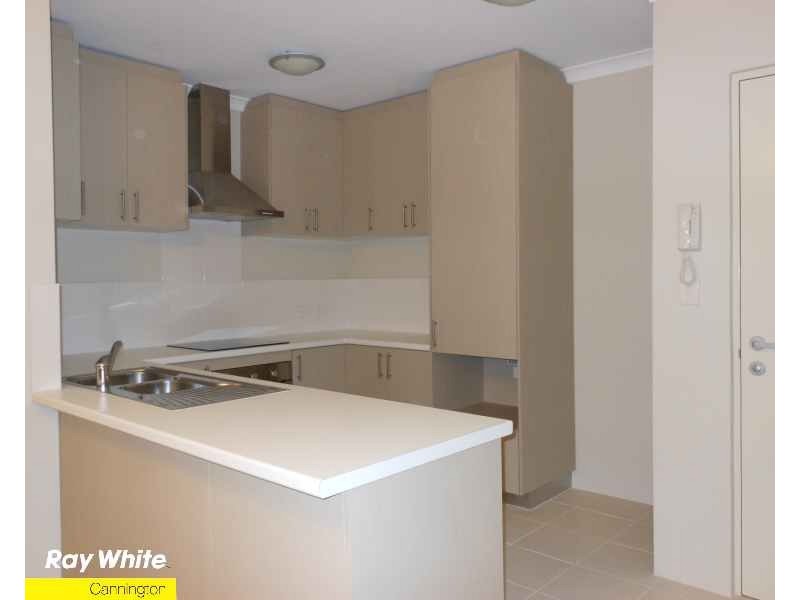 4/148-154 Railway Parade, Queens Park WA 6107