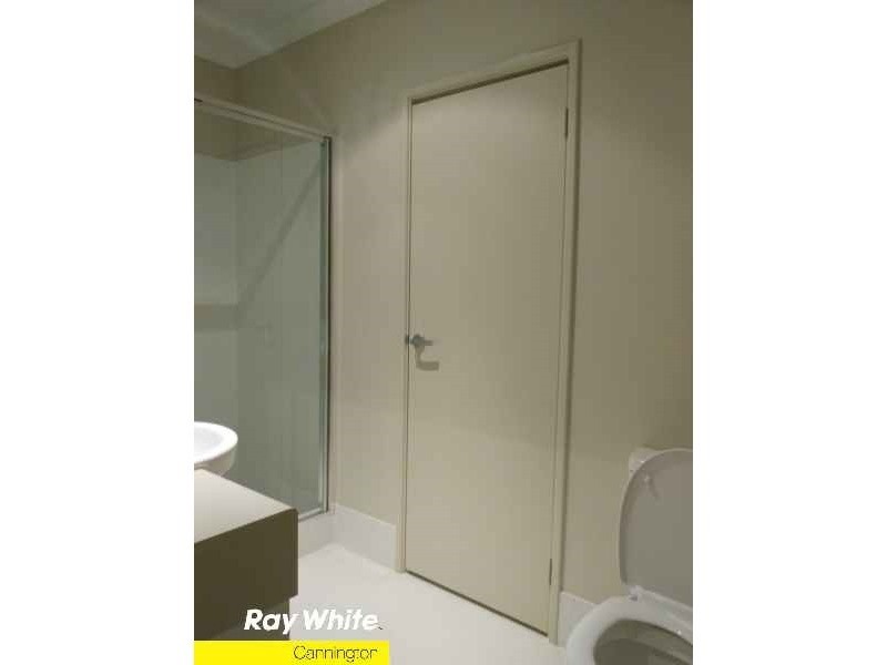 4/148-154 Railway Parade, Queens Park WA 6107