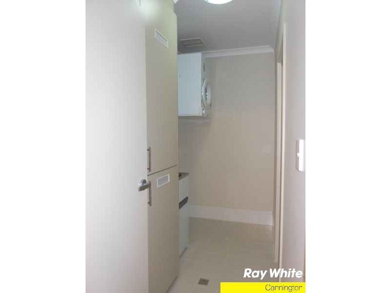 4/148-154 Railway Parade, Queens Park WA 6107