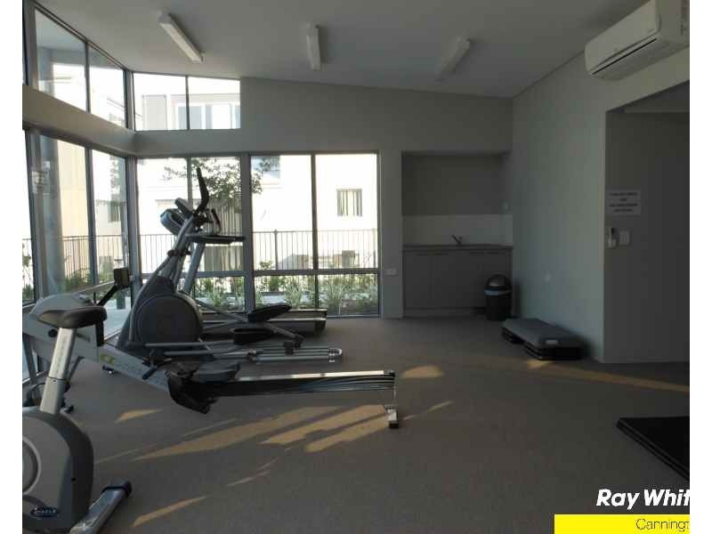 4/148-154 Railway Parade, Queens Park WA 6107