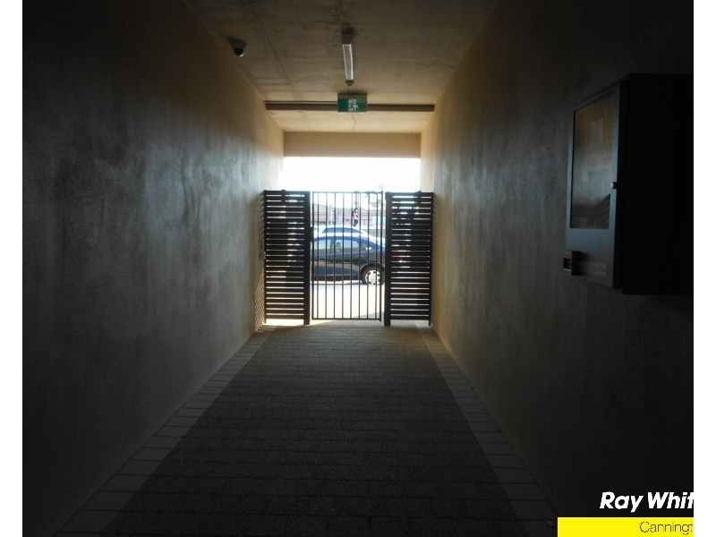 4/148-154 Railway Parade, Queens Park WA 6107